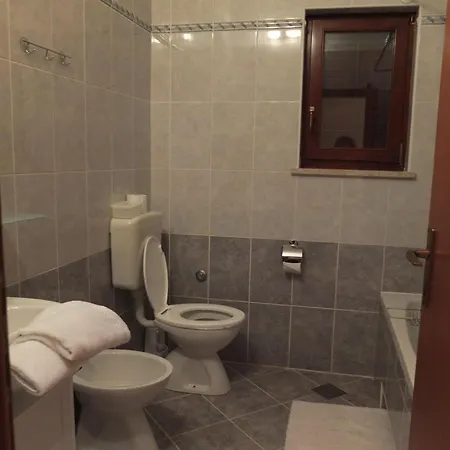 Mit Ueberdachter Terrasse Und Pool * Tar-Vabriga