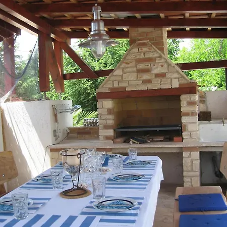 Mit Ueberdachter Terrasse Und Pool * Tar-Vabriga